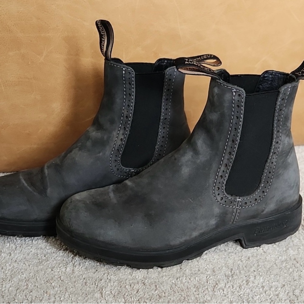 Blundstone Chelsea Boots size 5 (Women’s 8).